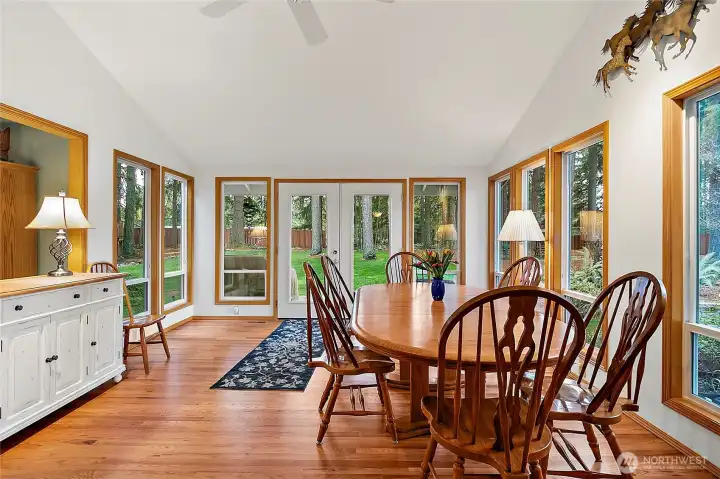 Lots of space for all your entertaining needs