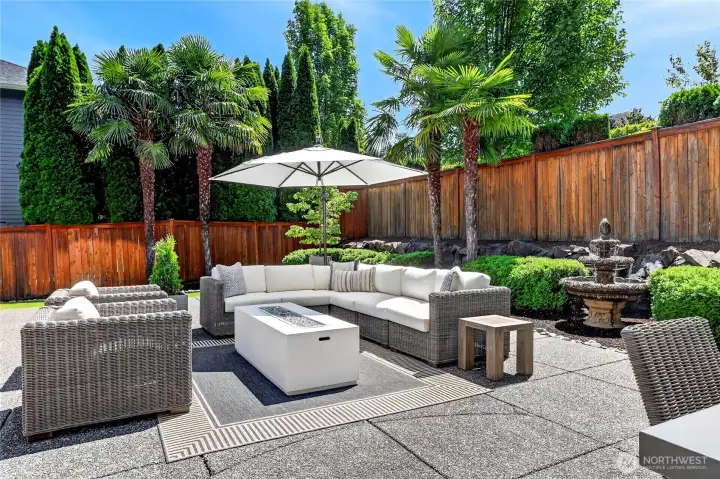 Expansive Backyard w/ exterior lighting, speakers