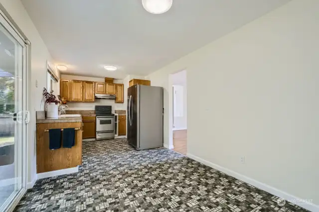 Charming Kitchen w/SS appliances & eating area