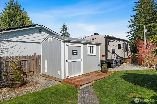 120 SF permitted detached office has heat, a/c and internet