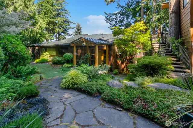 beautiful single level front door access. No steps!