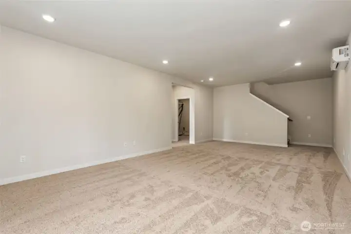 Disclaimer Secondary photos of same floor plan on different lot in different community: Photos are from another Warren, finishes, upgrades, and features may vary.