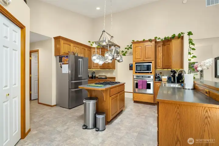 Kitchen with Walk in Pantry and Stainless Appliances