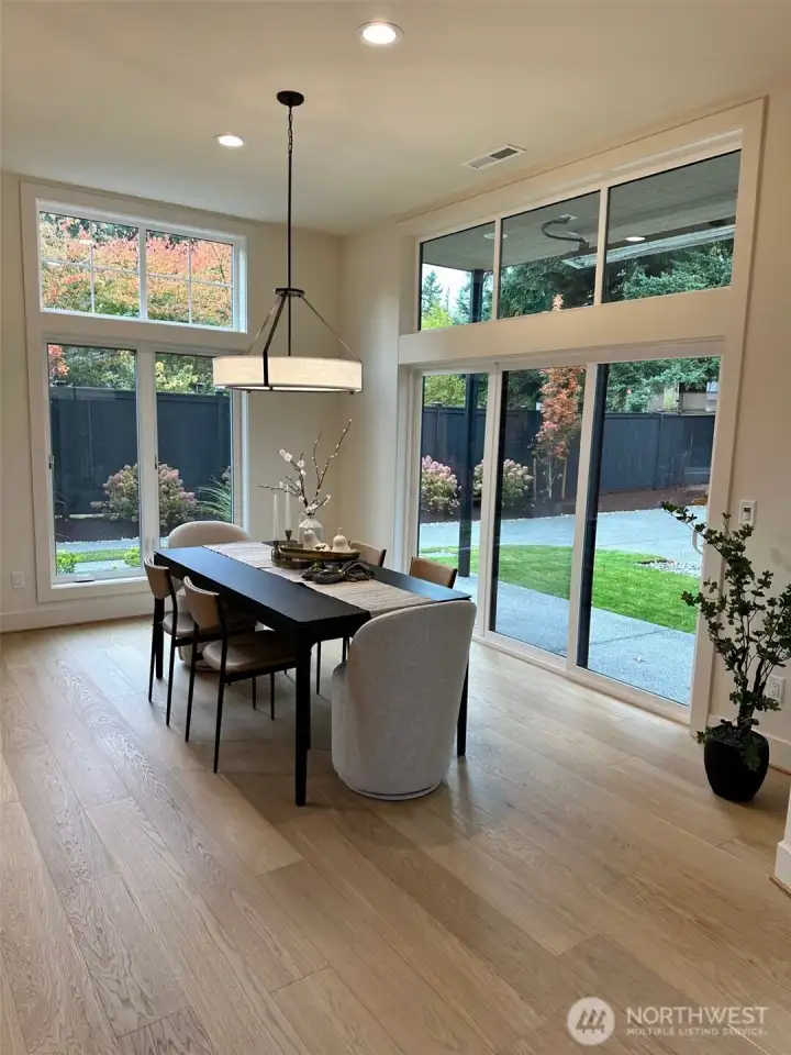 Spacious, bright and open dinning.