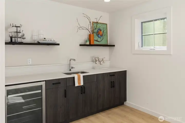 Wet bare complete with refrigeration and sink