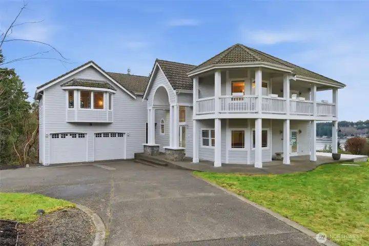 Large wrap around driveway