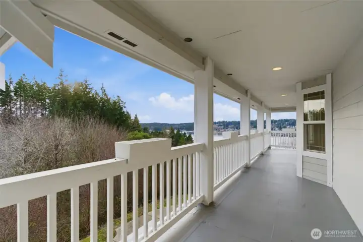All upper rooms have their own entrance to the covered deck