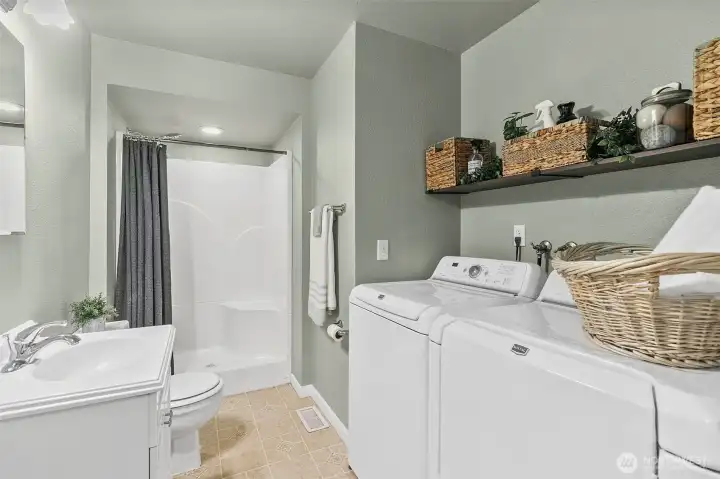 .75 bath w. washer & dryer