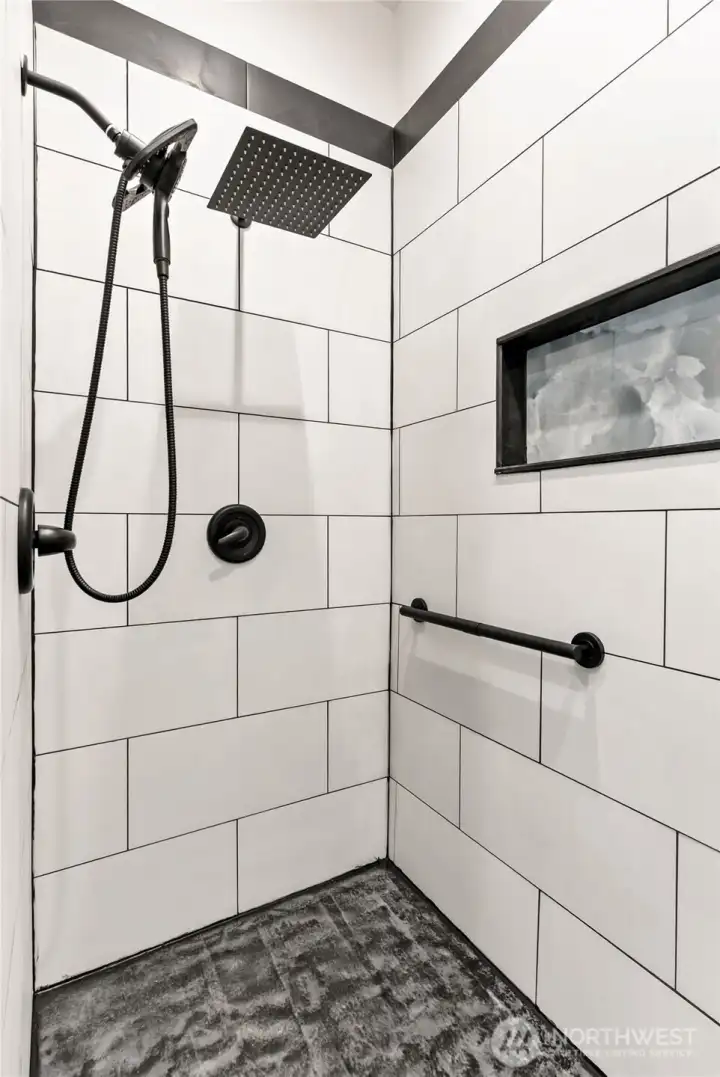 Primary bathroom - Walk-in shower