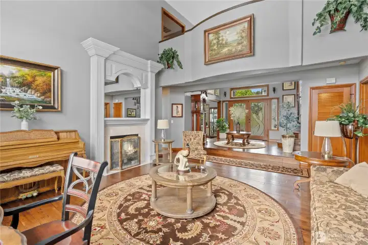 From entry step into living room