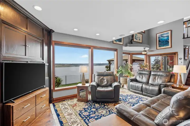 Cozy family room with great view