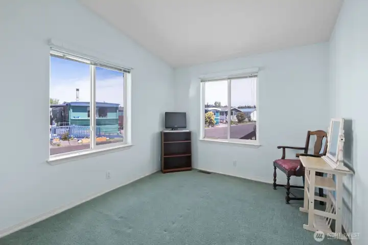 Guest bedroom