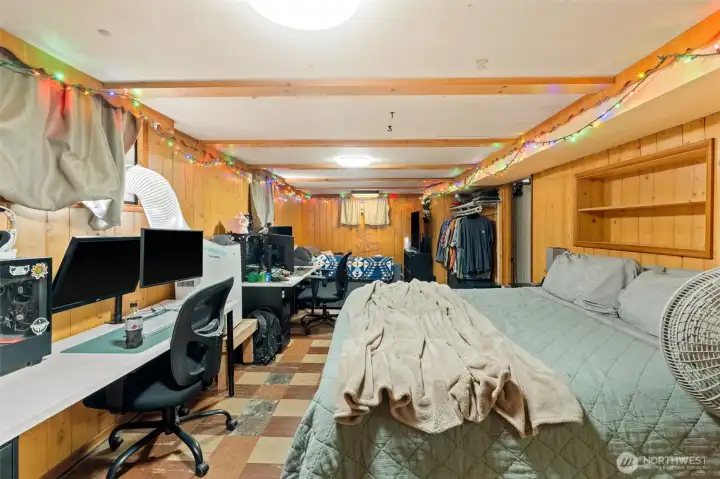 A fully completed lower level offering pristine additional square footage and endless entertainment possibilities. A fully completed lower level offering pristine additional square footage and endless entertainment possibilities.