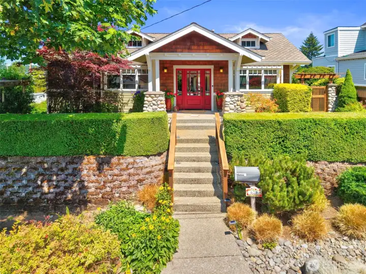 Welcome! Restored 100-year-old Craftsman bungalow Welcome! Restored 100-year-old Craftsman bungalow