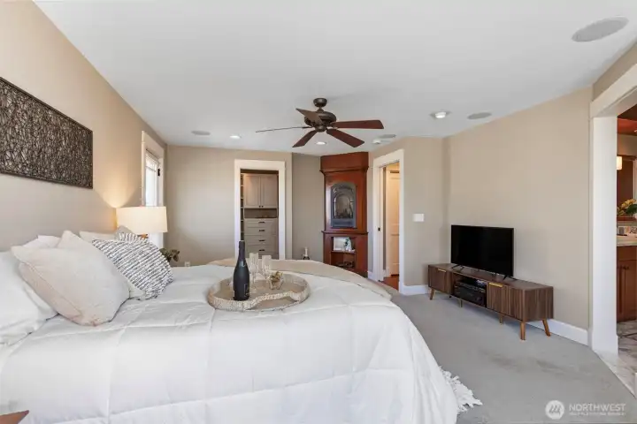 Gas Fireplace in primary. Gas Fireplace in primary.