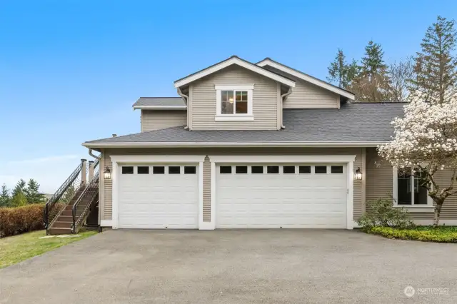 Oversized 3 car garage