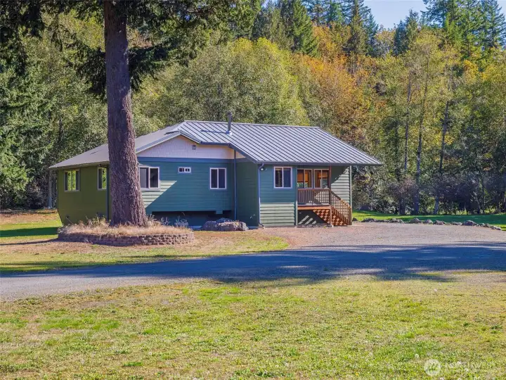 Well maintained 1,438Sqft single level home.