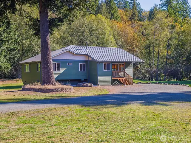 Well maintained 1,438Sqft single level home.