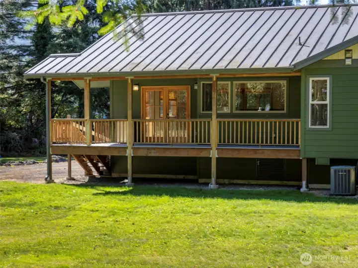 Covered back deck. Home has forced air heating / heat pump!