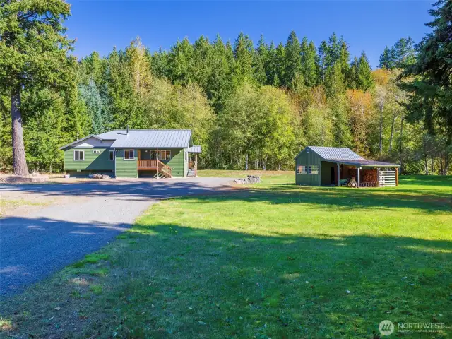 Circular driveway for easy access.
