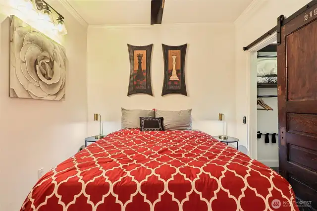 Bedroom with Queen size bed