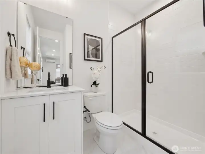 Guest suite bathroom-