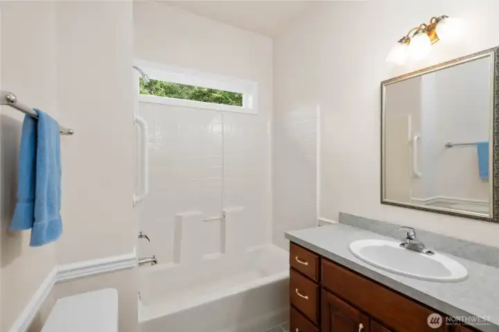 Main Level Guest Full Bath