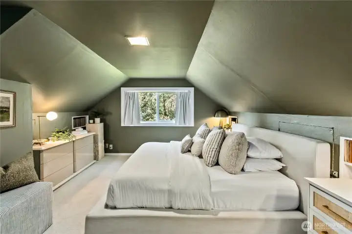 Floor 2 Bedroom
