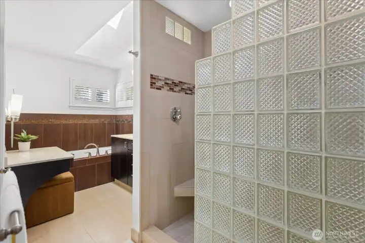 Main bath 1