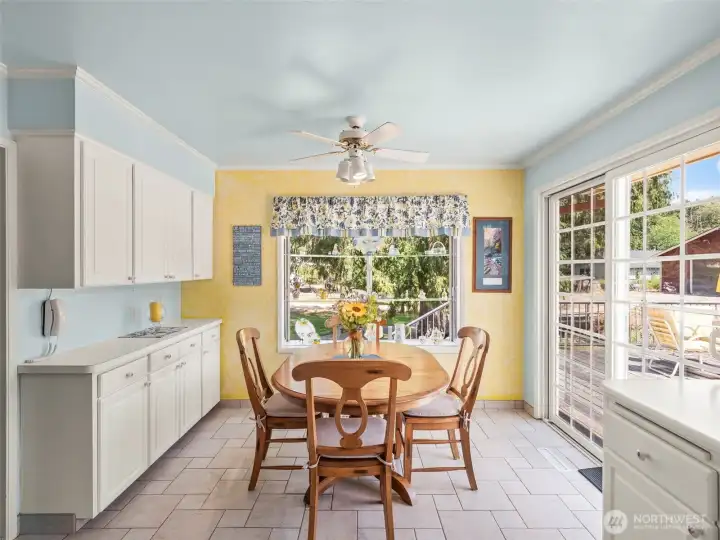 Kitchen eating space