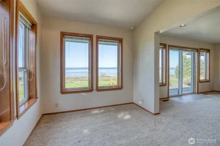 Primary bedroom, cont