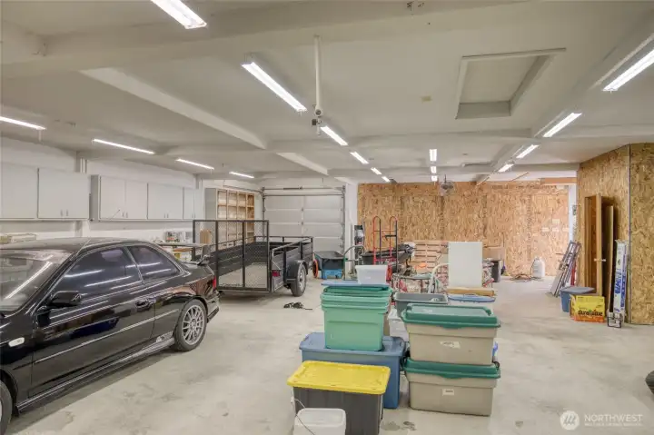 Shop with wood stove & 1/2 bath