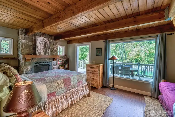Drift off & wake up to the soothing sight of the river from your bedroom.