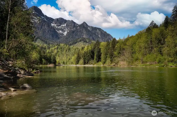 Situated just below the falls, this location provides calm, tranquil waters of the river. Enjoy unobstructed, pristine views!