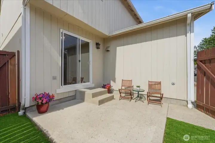 Relaxing low-maintenance outdoor space...