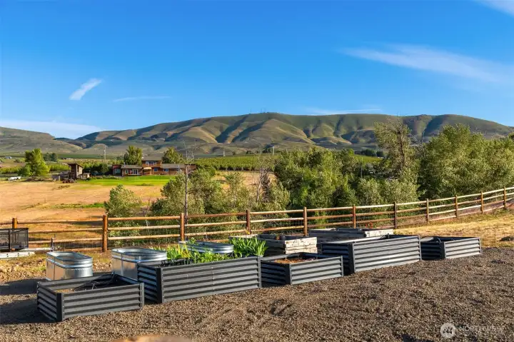 Great gardening spaces. Great gardening spaces.