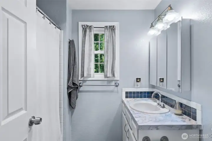 Primary en suite Primary en suite