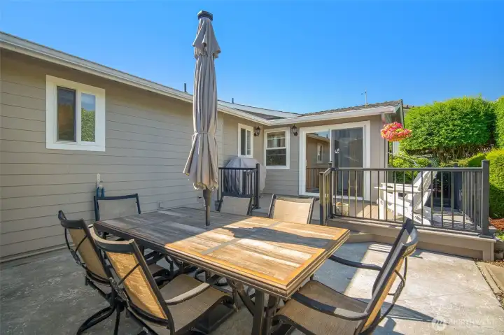 The private backyard patio area is perfect for entertaining and relaxing The private backyard patio area is perfect for entertaining and relaxing