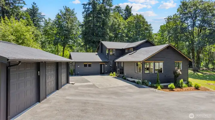 3 car garage, looking towards front door