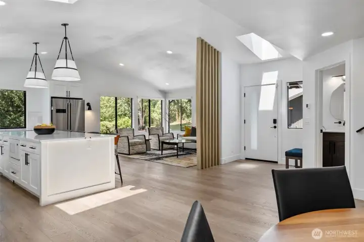 Vaulted ceilings in the open concept kitchen/din livingroom