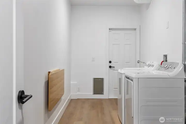 Large Laundry Room w/ exterior entrance