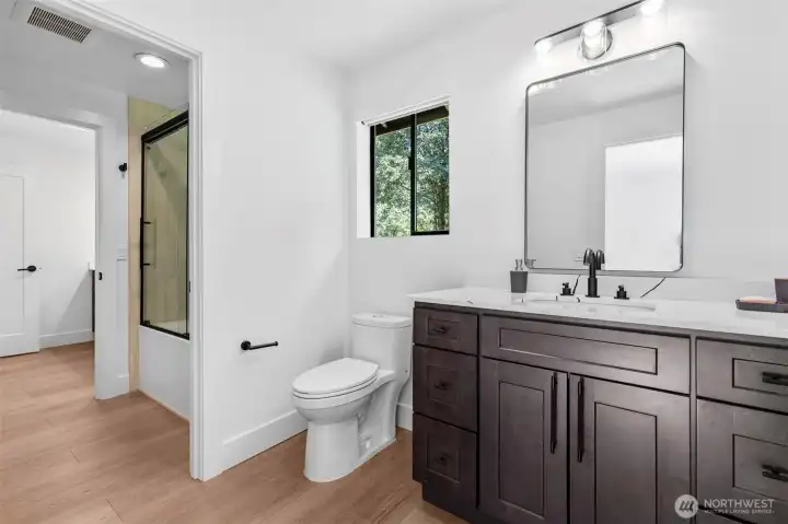 Shared bathroom for upstairs bedrooms