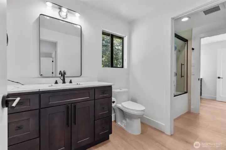 Shared bathroom for upstairs bedrooms