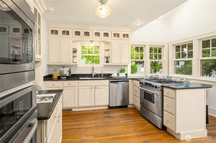 Modern appliances, granite countertops, and abundant storage will delight the chef in you!