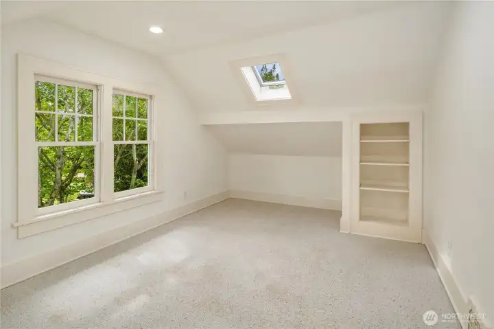 SE corner bedroom.