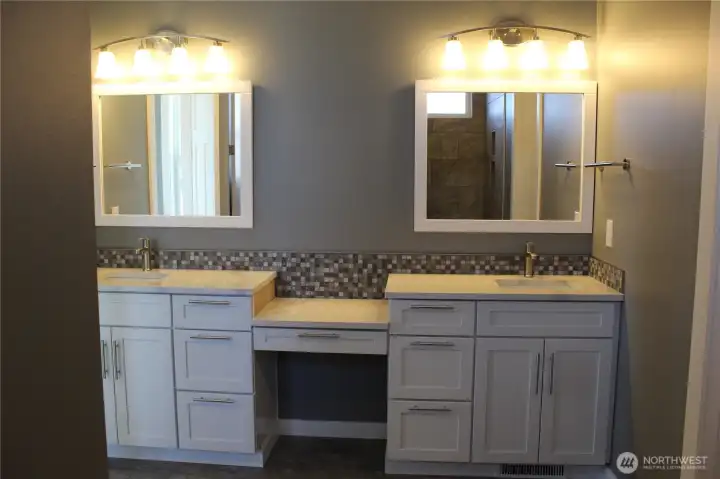 Master Bath Ensuite Master Bath Ensuite
