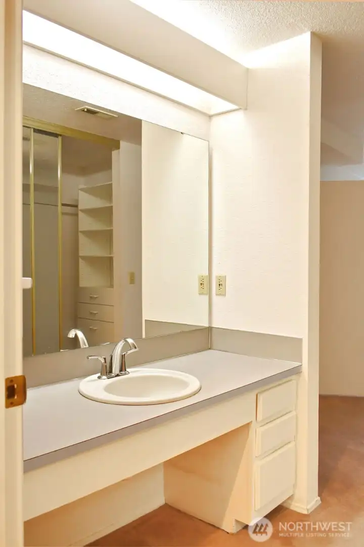 Primary Bath Sink with large mirror Primary Bath Sink with large mirror