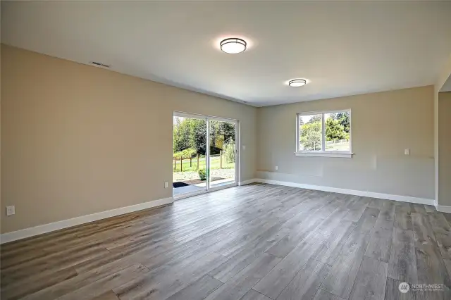 Large bonus room.