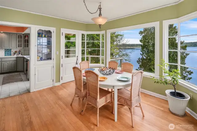 Easy access to the kitchen.
