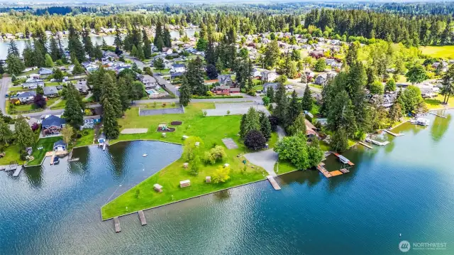 Private park access w/boat launch